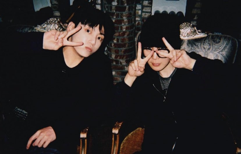 picsbykookmin's tweet photo. https://t.co/rC40SpJtbI