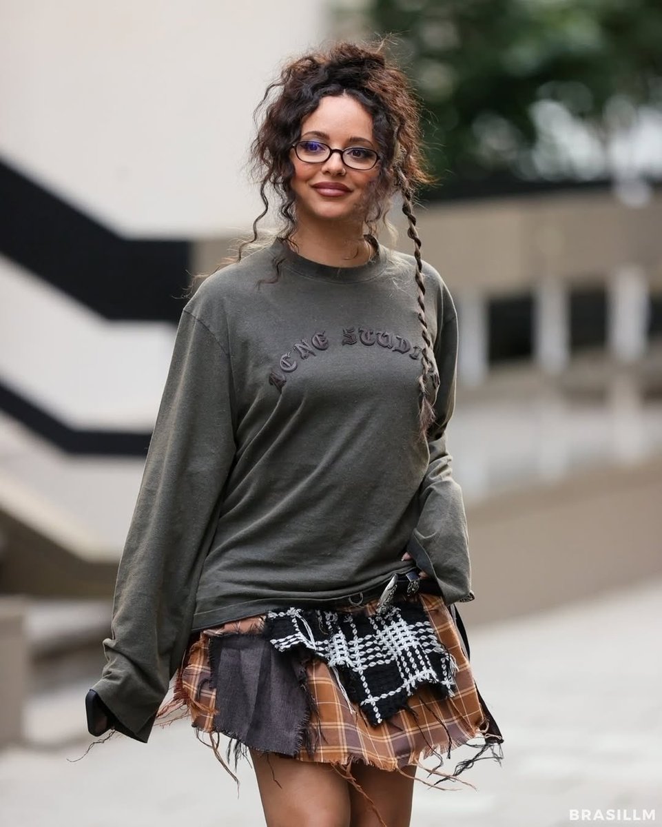 ITgirlJADE44's tweet photo. I’m still not over how good she looked that day https://t.co/9ayYdvBeXi