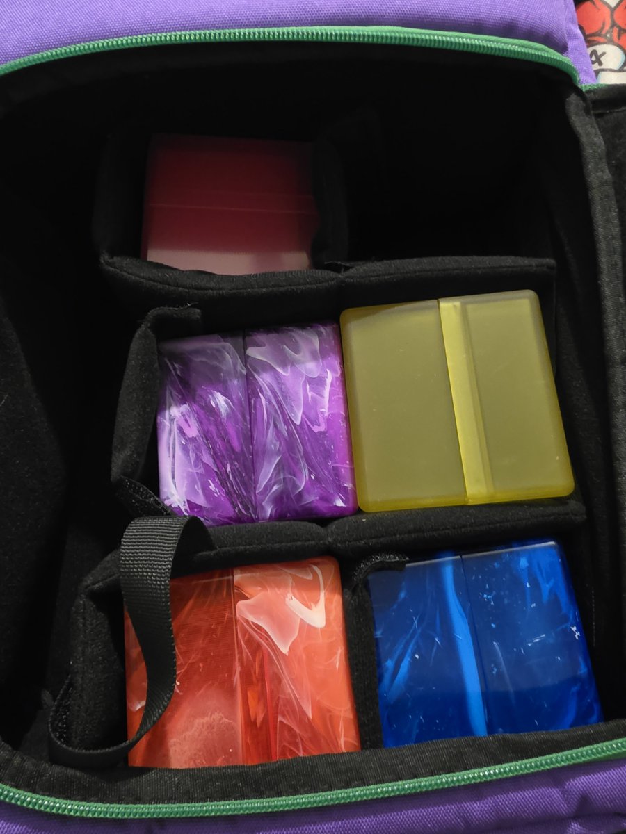 BASSFISH404's tweet photo. Finally have organized storage instead of throwing decks into my old backpack :D #epicstyle https://t.co/pZIyi5Aav7