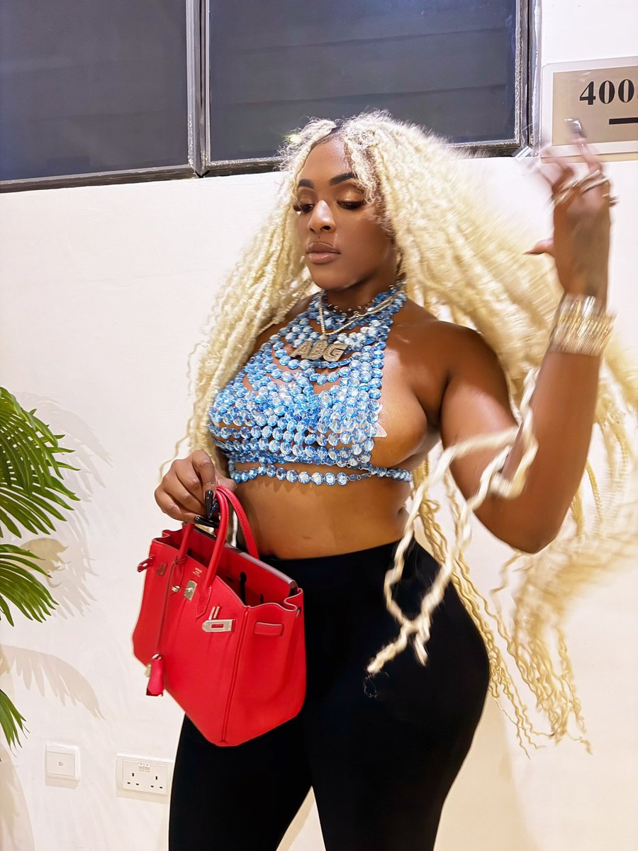 DatBoi67794's tweet photo. Let's leave the controversy about this Artist
But no doubt she makes good Music
Listen to her new Album (The Problem Child) @Msjorjiabg congrats https://t.co/Szv6dEHFIg