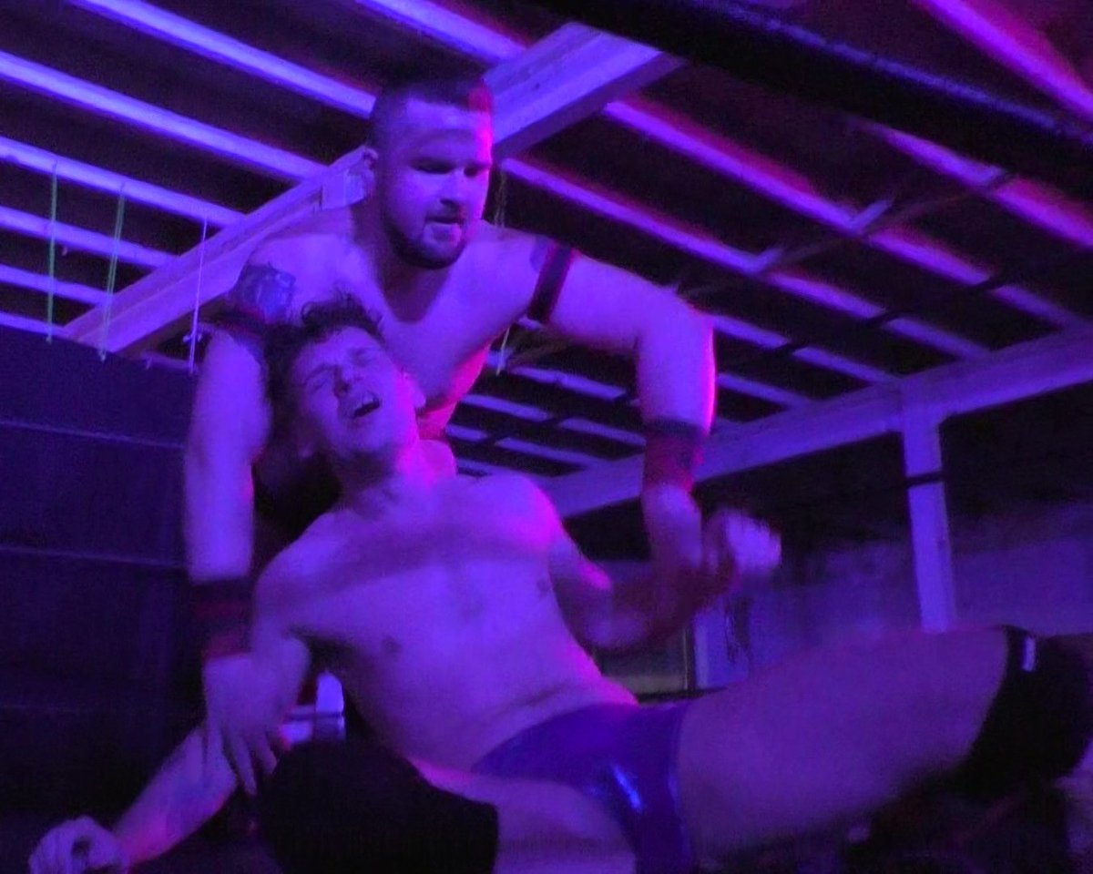 LeonCyrusCH's tweet photo. Out this weekend on Watchfighters
#wrestling, #Watchfighters, #Sleeperhold, #Bearhug, #Domination https://t.co/lmLzSo6YZp