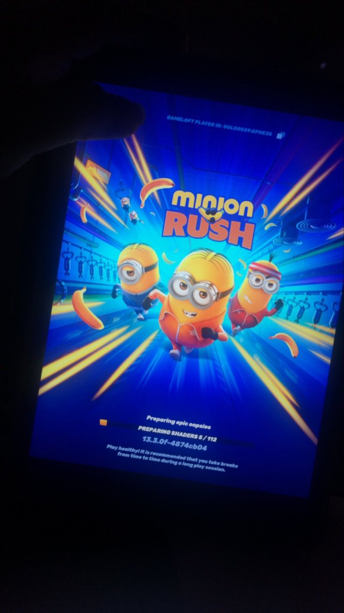 CosmicSteph24's tweet photo. One last hurrah 😖😭

#minionrush https://t.co/rvbQyKizVr