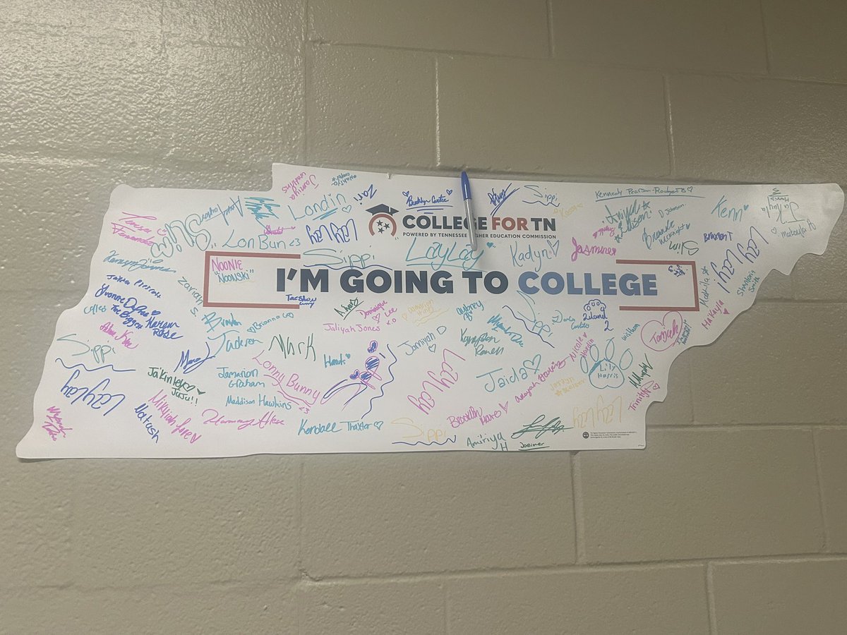 JCMCougars's tweet photo. Cougars signed the “I’m Going to College” sign and sported their “College-Bound” stickers the rest of the day as we continue to celebrate TN’s College Application & Exploration Month #FutureSoBright #MakingPlans @RamonicaD @ap_baker1 @JMCSchools https://t.co/sexu5jqmlO