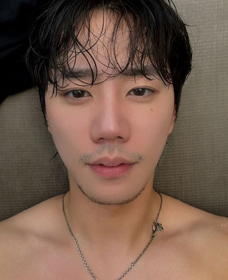 m00yulover's tweet photo. top fotos mais tesudas do junyoung ai ele com essa barbinha mds chega salivei https://t.co/UQiqPYfypw