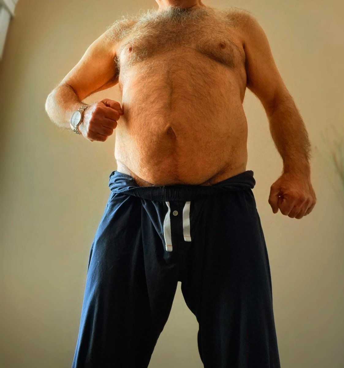 Bearventures365's tweet photo. Strong Bear
Mighty Strength 
He's Beary Tough 💪 https://t.co/goj1e9S78j