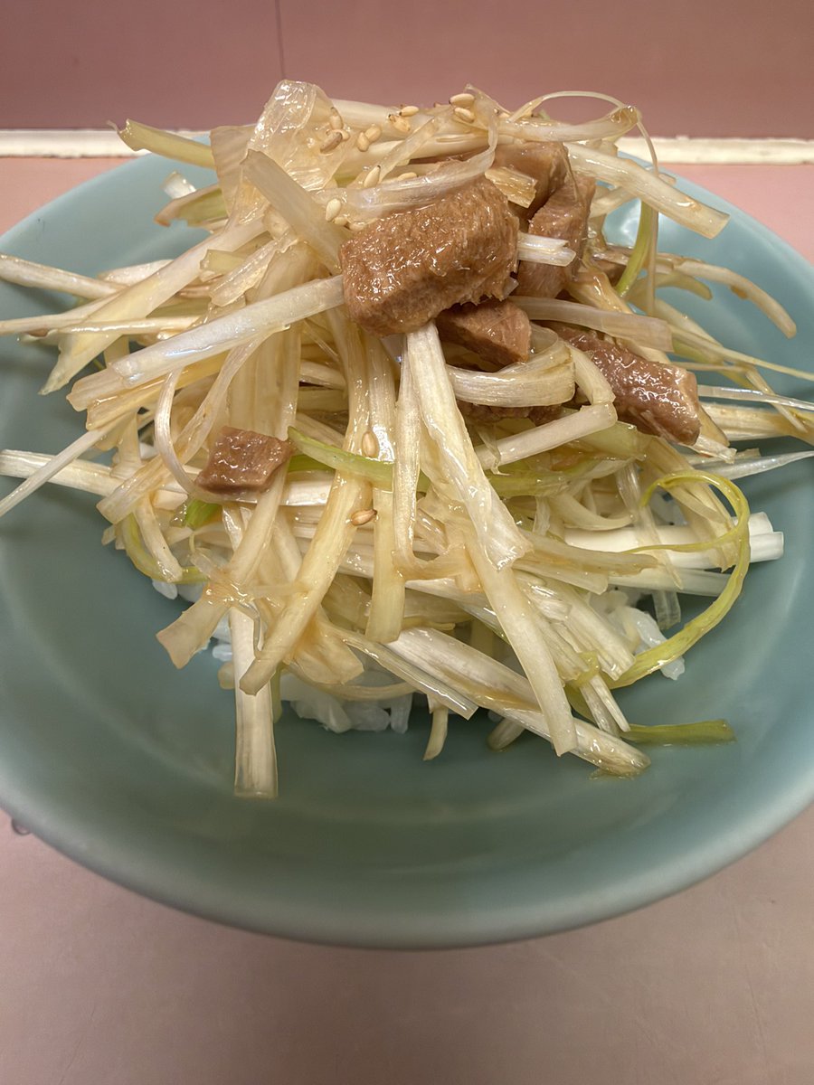 harada_tomohiro's tweet photo. 9/24 𝚃𝚑𝚞. 連休明け… 朝ﾗｰﾒﾝ
ﾗｰﾒﾝｼｮｯﾌﾟ椿 新奥多摩街道店
ｲﾁｲﾁ(ﾗｰﾒﾝ×1 ﾈｷﾞﾗｲｽ×1)

#羽村 #小作台 #飯能 #ﾗｰﾒﾝｼｮｯﾌﾟ #新奥多摩街道店 #ﾗｰﾒﾝｼｮｯﾌﾟ愛好会 #ﾗｰﾒﾝｼｮｯﾌﾟ同好会 #多摩組 #ｲﾁｲﾁ #ﾗｰﾒﾝ #ﾈｷﾞﾗｲｽ https://t.co/0AxBfaTlfI
