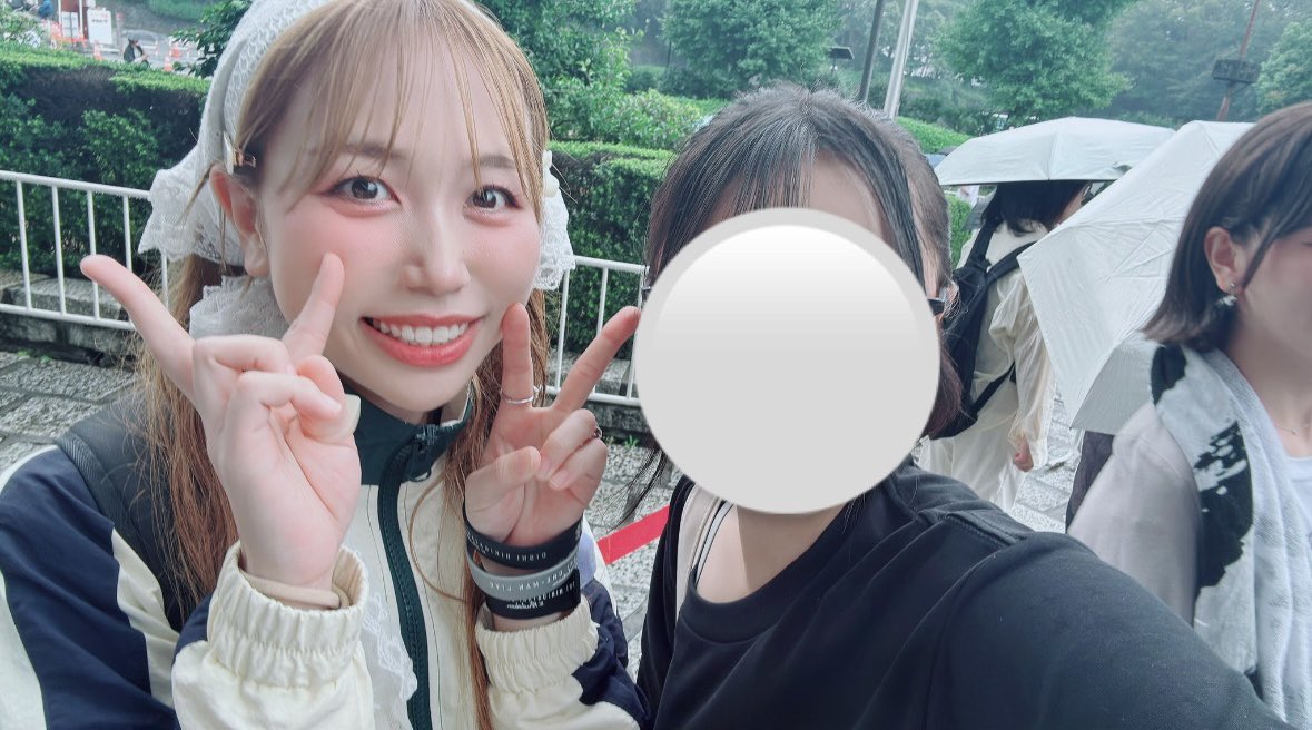 ___ra_pu's tweet photo. 昨日初めましてしてくれた美女たち、、、向こうから美女軍団が颯爽と歩いてきたとき目が開かなかったです
さめちゃん、みたろちゃん😭💘🤝🌟 https://t.co/zbP90B4fX1