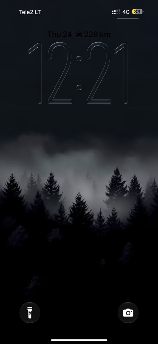 AppleBloggerUX's tweet photo. Today I use iOS 27.2 with this design https://t.co/XpYYfe4QBy