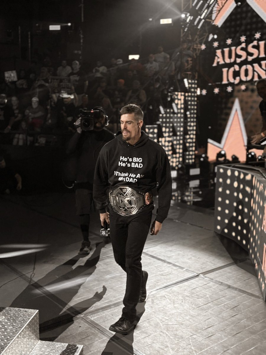 TheWallerEffect's tweet photo. Aussie  Icon, NXT  Champion. 👊🏻

#WWENXT https://t.co/vKynS1IVaB