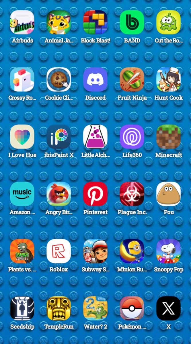 LAIKASTARZ's tweet photo. got told i have bullshit on my phone. what do people normally have on there. does no one play games https://t.co/pN7gnTvMMr