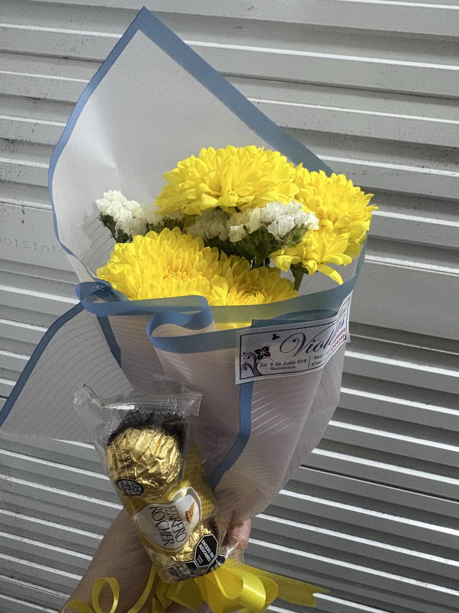 FrancoMel25's tweet photo. Otro 21/09 siendo protagonista, amando mis flores amarillas❤️🌼 https://t.co/bAseSY7HUY