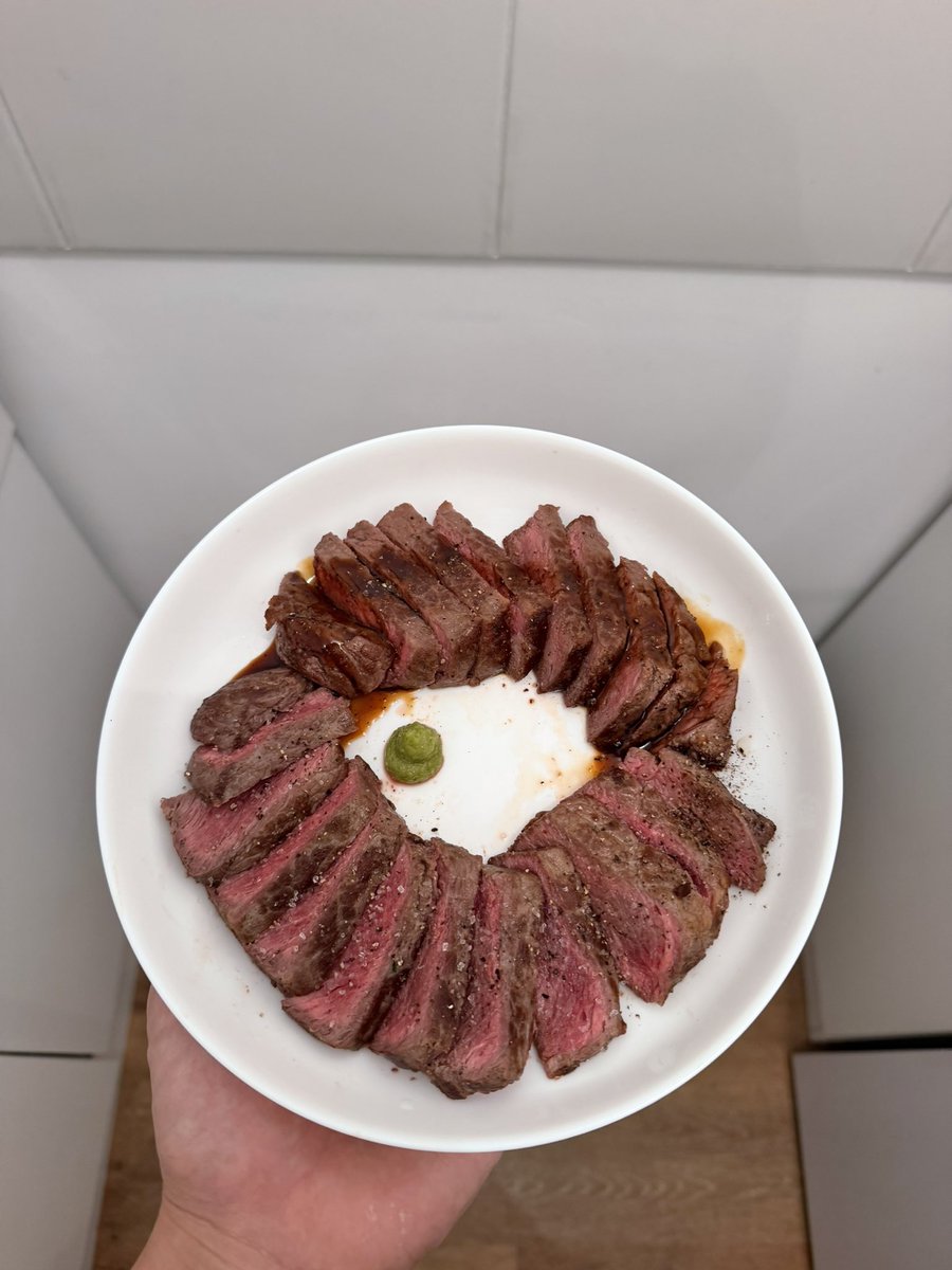 C4H9N3O2_'s tweet photo. Lovely steak. 🥩 https://t.co/r6ZxdA9MGt