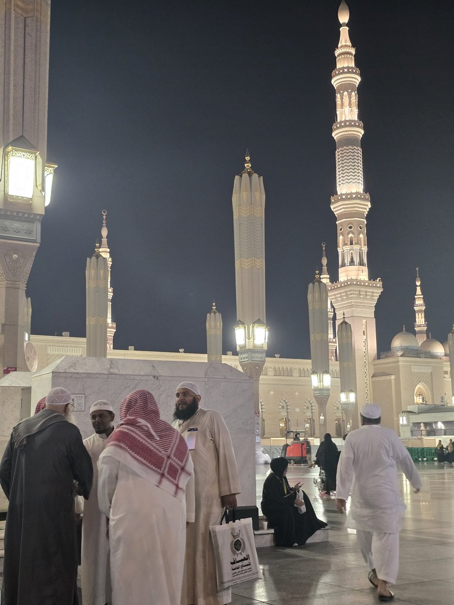 sukkaryeater's tweet photo. Sheikh Raslaan in the courtyards of the Haram, moments ago https://t.co/VTBeeuAWUG
