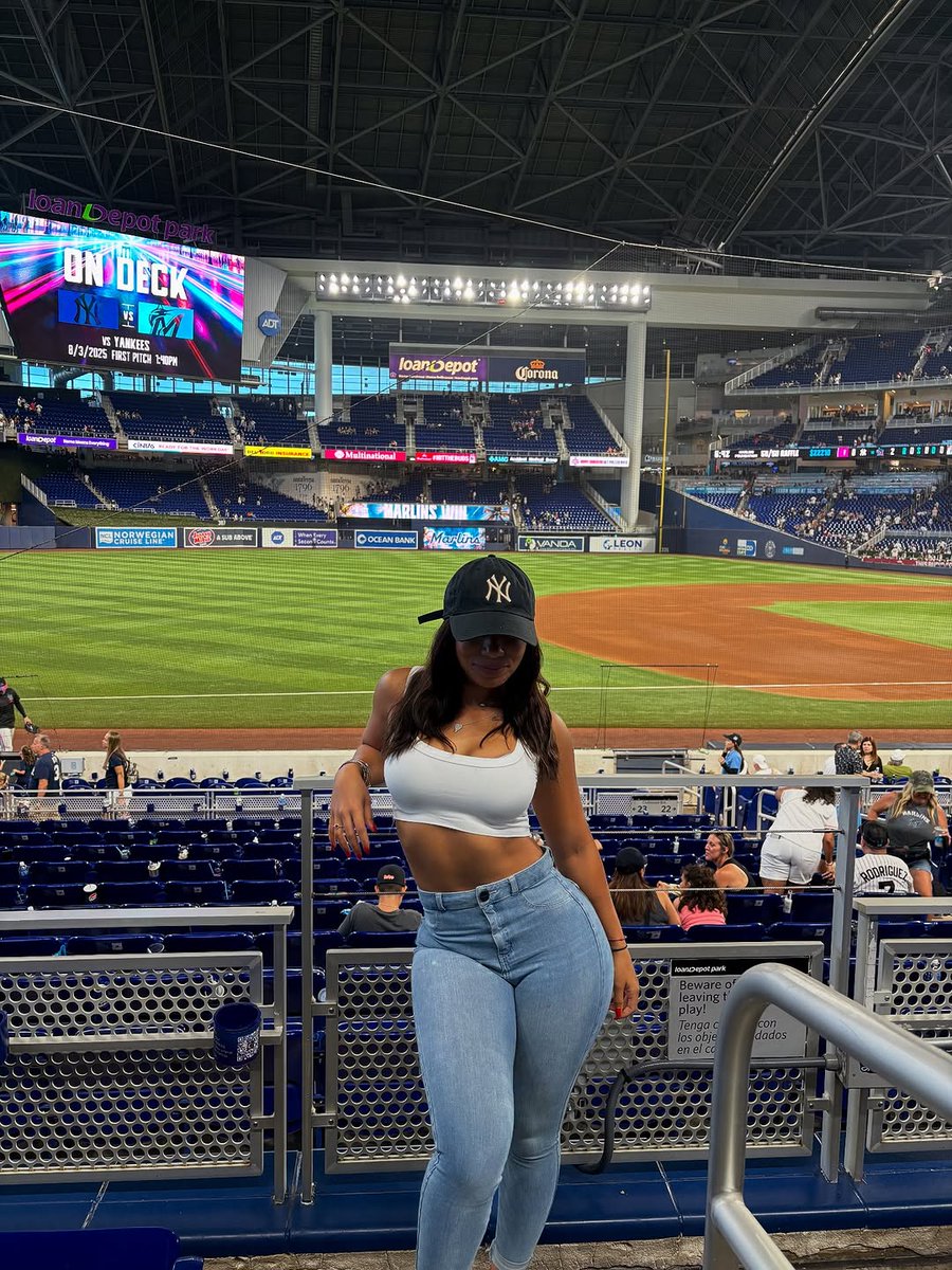 lillymateoa73d's tweet photo. First Marlins game ⚾️ https://t.co/Mgg0q6nZNE