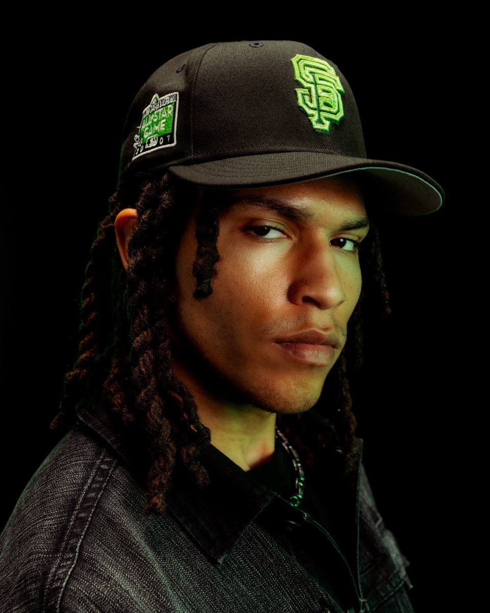 HatClub's tweet photo. Neon Shadow brings the nightlife with six New Era 59FIFTYs, packed with bold neon logos, radiant details, and a Glow-in-the-dark finish that refuses to fade into the dark. 💡 

Catch the buzz on 9/25 at 9AM PST/12PM EST on the app, website &amp; in-store! 💡

https://t.co/xZzjx7f3fh https://t.co/lQSUdgkxsl