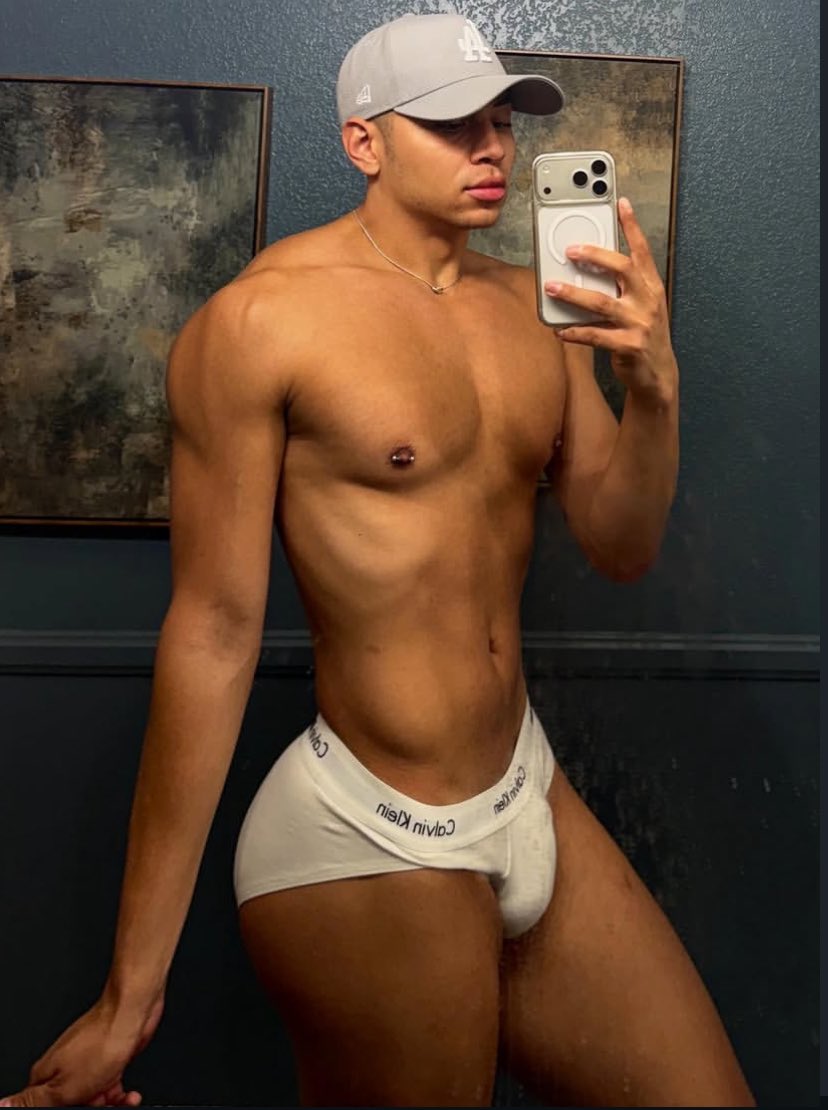 heisdiamondd's tweet photo. Sexy and conceited af😶‍🌫️

#bodybuild #gymmotivation https://t.co/zDfTqG0v4k