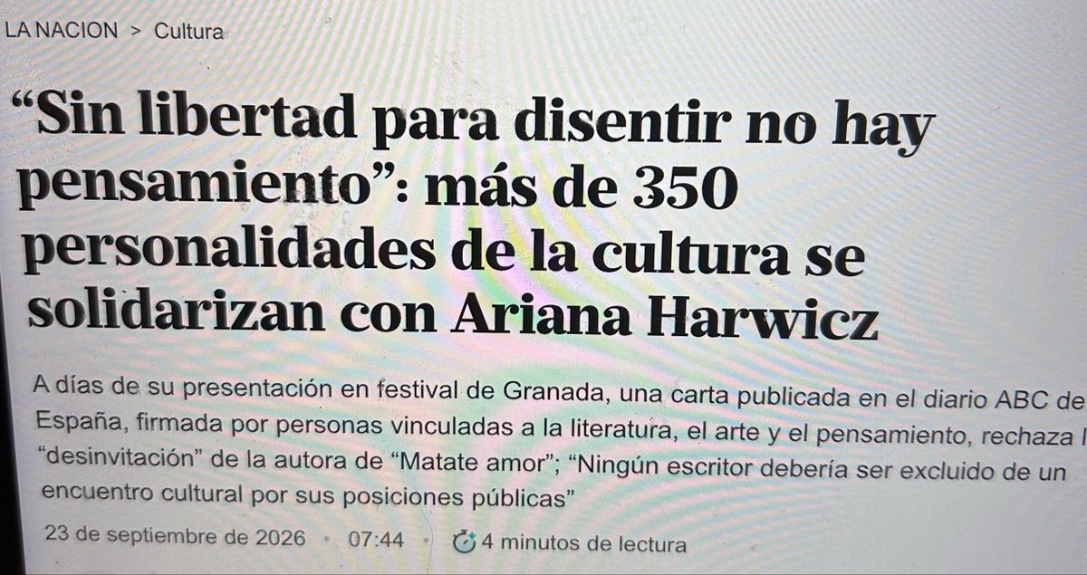 nenamounstro's tweet photo. Hay más de 350 lectores que nos solidarizamos con los universitarios y las 7 escritoras. Hagan un https://t.co/P13qnThNIq para que se les caigan las chichis. https://t.co/kDWojA3qov