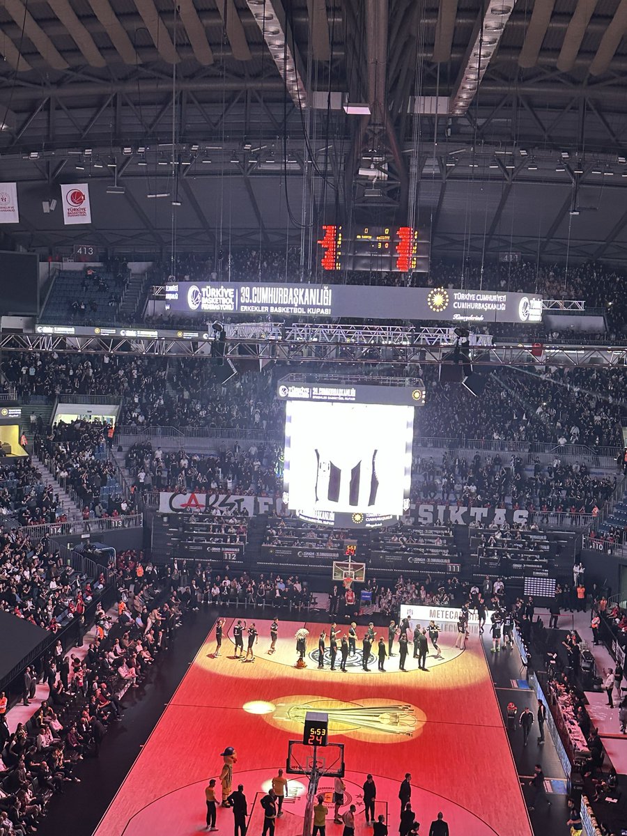 ozgurrgfb's tweet photo. 📍Sinan Erdem Salonu
Genç Fenerbahçeliler https://t.co/DoxQAp1MwS