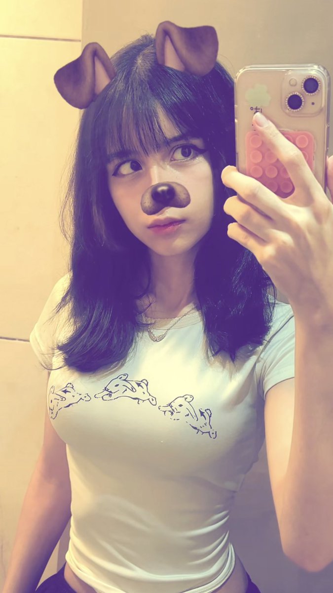 gorfogatinhos's tweet photo. queria saber pq q meu cabelo fica com esse frizz horrível depois de lavar https://t.co/3OHuVbxkzd