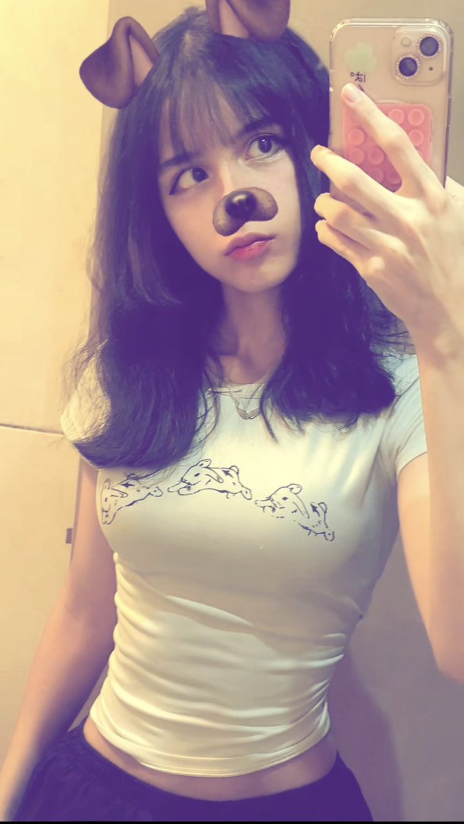 gorfogatinhos's tweet photo. queria saber pq q meu cabelo fica com esse frizz horrível depois de lavar https://t.co/3OHuVbxkzd