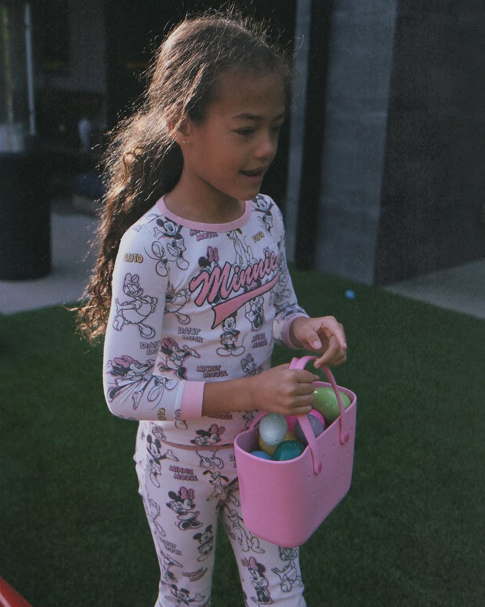 Sing_lucas's tweet photo. A lil Easter magic with my whole heart (minus 1) 🐣🐰
tiny hands, big memories I’ll replay forever ❤️🥰

Hope everyone had THE BEST Easter! https://t.co/oD12M1g2Fn