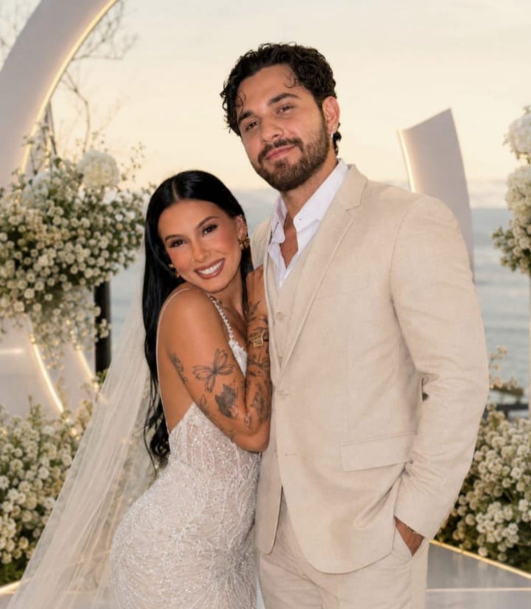 mycstela's tweet photo. Gente  a IA me disse que eles vão volta 2027 é vão casar em 2029 é vão ter o Benício e a aurora em 2030 KKKKKKKKKKKk https://t.co/V2mndjXzha