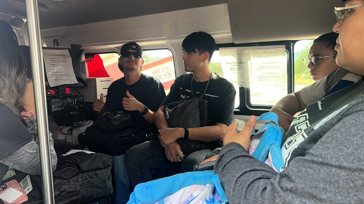 IMTESonora's tweet photo. 🚍🪪 ¡Seguimos credencializando cerca de ti!

Las Unidades Móviles continúan recorriendo #Hermosillo para que puedas tramitarla sin costo y sumarte al pago electrónico.

Recarga tu saldo en OXXO y disfruta una forma más ágil, cómoda y segura de viajar.

#SonoraSeTransforma https://t.co/waRi5psUqU