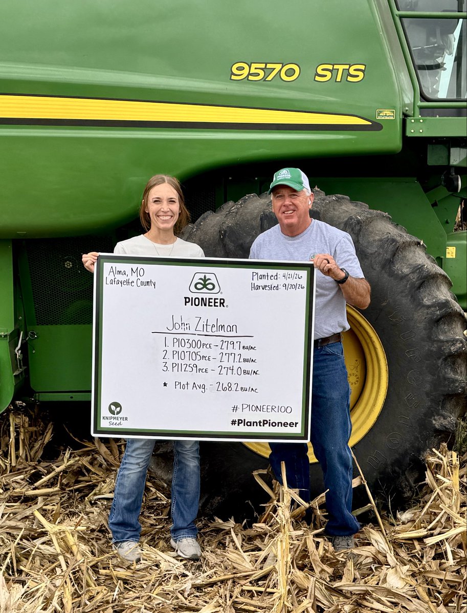 KnipmeyerSeed's tweet photo. 🌽 Combines are rolling, and we harvested two local corn test plots for @PioneerSeeds 100th harvest! 

As always, a big thank you to the plot cooperators who take the time each season to do these plots. Follow @KnipmeyerSeed for updates!

#PlantPioneer #Pioneer100 #harvestbingo26 https://t.co/piC9qV3XeQ