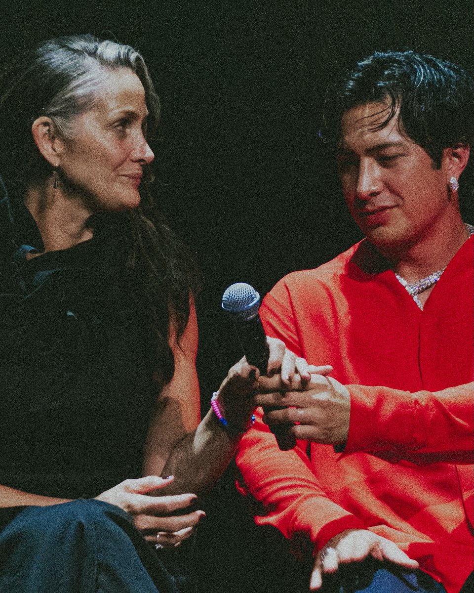 hudsonwonline's tweet photo. Hudson Williams with YAGA’s Carrie-Anne Moss and Kat Sandler last week at TIFF! (via gaby_ravy) https://t.co/I7vuUyzQvR