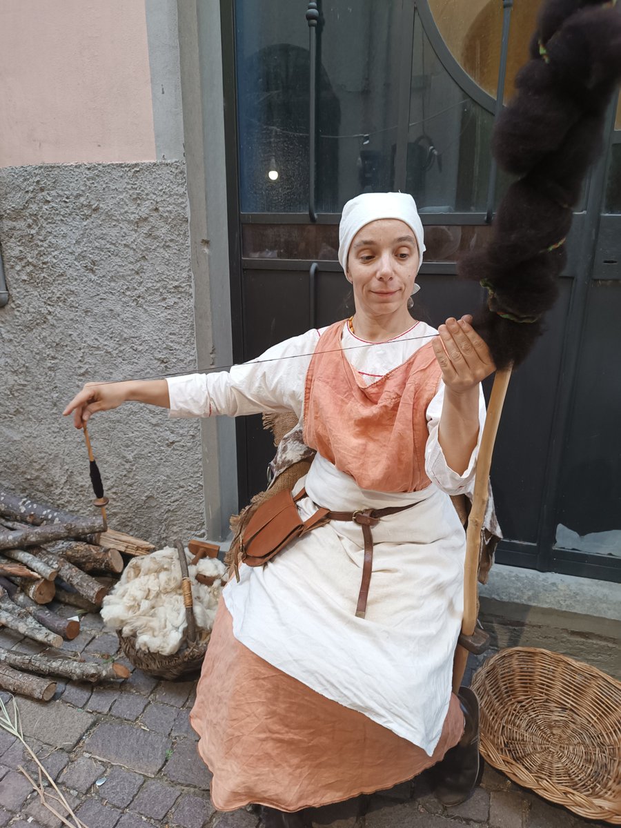 OlgaPecorelle's tweet photo. Saturday and Sunday I will be in Asti working wool at the medieval event "Arti e Mercanti" https://t.co/ZwxjcXdcCc