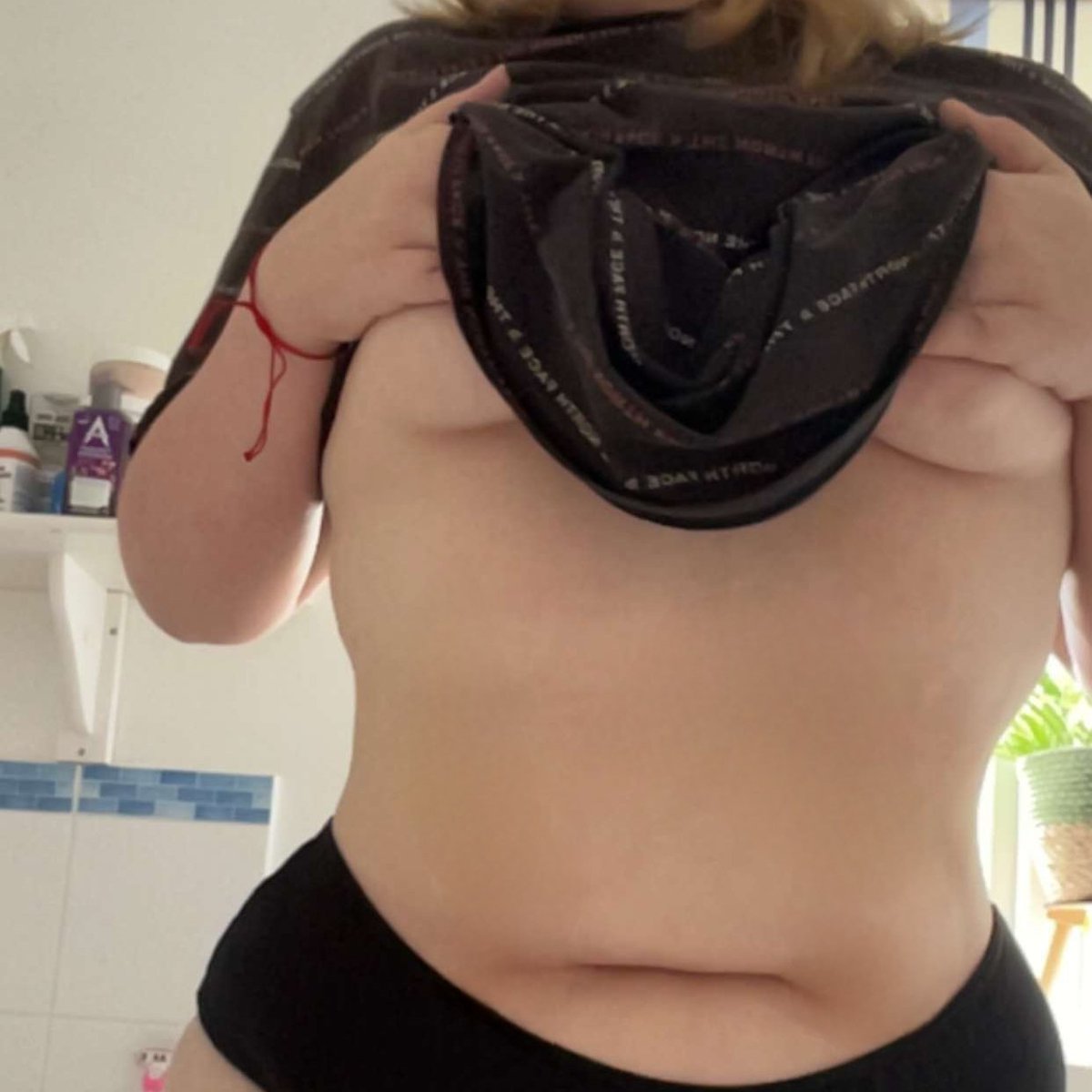 Bea_beey's tweet photo. Date Idea: I breastfeed you🤭🥹

#sexy #horny https://t.co/oPeWDutIB1
