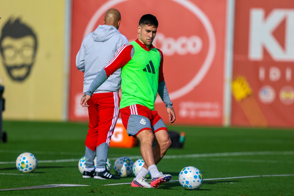SCInternacional's tweet photo. Primeiro trabalho concluído ☑️

Equipe tem duas semanas de treinos até o duelo com o Corinthians 💪🏽 https://t.co/buIQiEkl0n