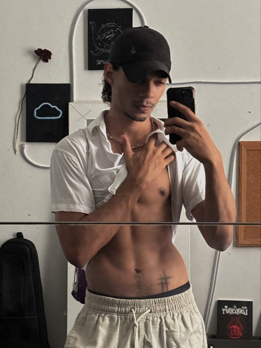 maikonkc's tweet photo. o que são homens bissexuais que tocam guitarra? https://t.co/k19t9rqOcD