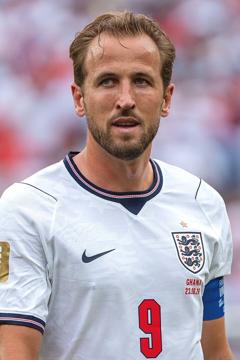 TouchlineX's tweet photo. 🚨🗣️ 𝗡𝗘𝗪: Harry Kane: "Everyone has the right to vote in whoever they want for the Ballon d'Or. It's clear that it has grown bigger and bigger in recent years, especially due to social media and all of the hype around it."

"From my perspective, it's not in my nature to talk about myself, but I'm incredibly proud of what I have done."

"In the end, my mindset is of moving forward. The timing is tricky, because you've already started a new season, and your focus is on what you can achieve this year."

"From my side, winning it would be unbelievable. I think I'm in the race of winning it, no doubt."

"Time will tell what happens. The voters will decide."