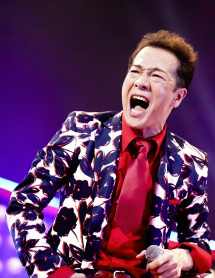 reichanseiko's tweet photo. 皆さんおはようございます。

昨夜の田原俊彦NHKホール公演に少年隊の植草克秀さんの姿があった。
かつてのジャニーズ合宿所での先輩後輩の仲だ…
とりわけ田原は植草を可愛がり植草も田原の背中を追った。
客席の植草は身を乗り出し田原のステージを見詰めていた…
その光景に胸がいっぱいになった。 https://t.co/X5AVTOSZbz