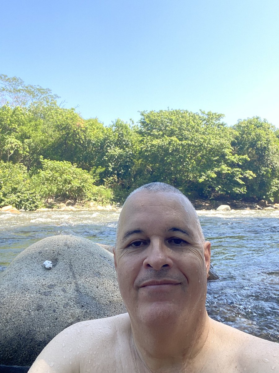 JORLUISHA's tweet photo. Sabroso un chapuzón en las aguas cristalinas de mi guatapuri https://t.co/g20oj40MFk