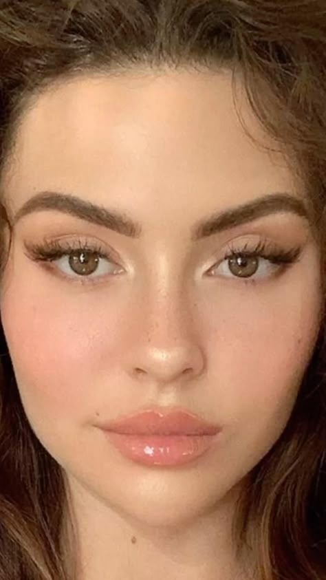 VictoriaMe2o's tweet photo. I am that girl who is never put first, just always last in the line, that is never picked, even by her parents. https://t.co/9ZaCWgpI7d