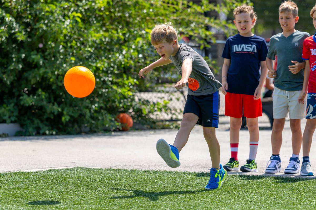 ElmhurstD205's tweet photo. Nothing like a little kickball competition at recess!

#WeAreD205 https://t.co/mGxsvUzfqM