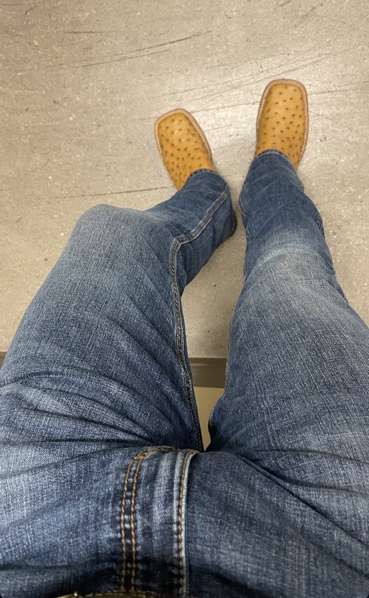 xtrollx8's tweet photo. Esperando salida! Saludos a todos buena tarde... 🤠 https://t.co/rWznAYr2VL