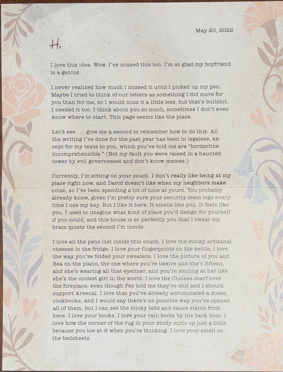 rwrbcrave's tweet photo. These are the two physical letters Alex and Henry sent to each other in Red White &amp; Royal Blue: The Private Correspondence that are being sent to fans by St Martin’s Press!

thank you for sharing @chamel_writes❤️ https://t.co/hqjXHCy60R