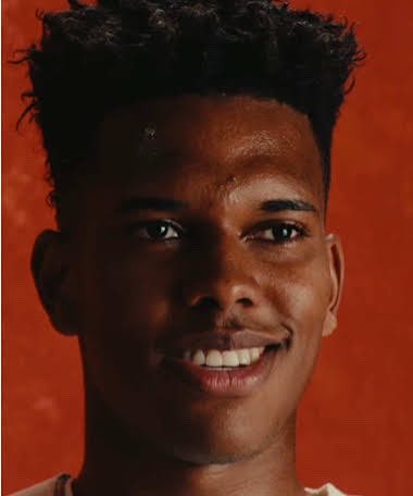 UTD_Seth001's tweet photo. 🚨Willian Estêvão on the message Jordan Henderson sent him after the Brentford defeat:

🗣️ Willian Estêvão: “After the match, we all went home feeling sorry for ourselves. It was one of those nights where you keep replaying the game in your head and thinking about what you could have done differently.

“Later that day, I got a message from Henderson.

“He said, ‘Willy, how are you? I’m sure you’re thinking about the game.’

“I said, ‘Yeah, I am.’

“He said, ‘I know you had less minutes and came off the bench, but I saw what you did.’

“I replied, ‘What did I do?’

“He said, ‘I saw you take on that player and then create the pass for Quenda to get the shot on target. A few minutes later, you created another spark. You changed the feeling of the game.’

“Then he said something that really stayed with me.

“‘That is exactly how you get the coach’s attention. It’s not about sitting on the bench feeling sorry for yourself because you didn’t start. It’s about making your five minutes count so much that the coach starts thinking, “How do I give this kid 90?”’

“I was shocked.

“He’s new to the team, and I’ve been here for a year, but he was talking to me like someone who had known me for years.

“Then he sent another message.

“‘After the international break, if the coach doesn’t start you, don’t feel bad. Fight. Don’t show him that you’re disappointed. Show him what he’s missing.’

“I asked him, ‘So you think I should be angry?’

“He said, ‘No. Be hungry.’

“Then he told me, ‘Every player wants to start. The difference is what you do when you don’t.’

“I kept reading that message.

“And honestly, it changed the way I looked at the situation.

“Before, I was thinking about the minutes I didn’t get.

“After Henderson’s message, I started thinking about the minutes I did get.

“Five minutes can feel like nothing.

“But if you use those five minutes properly, they can become ten. Ten can become twenty. Twenty can become a start.

“That night, Henderson didn’t give me football advice.

“He gave me a different mentality.

“And I think that is what I needed to hear.

“Now when I come off the bench, I don’t think, ‘I only have five minutes.’

“I think, ‘The coach just gave me five minutes to change his mind.’”