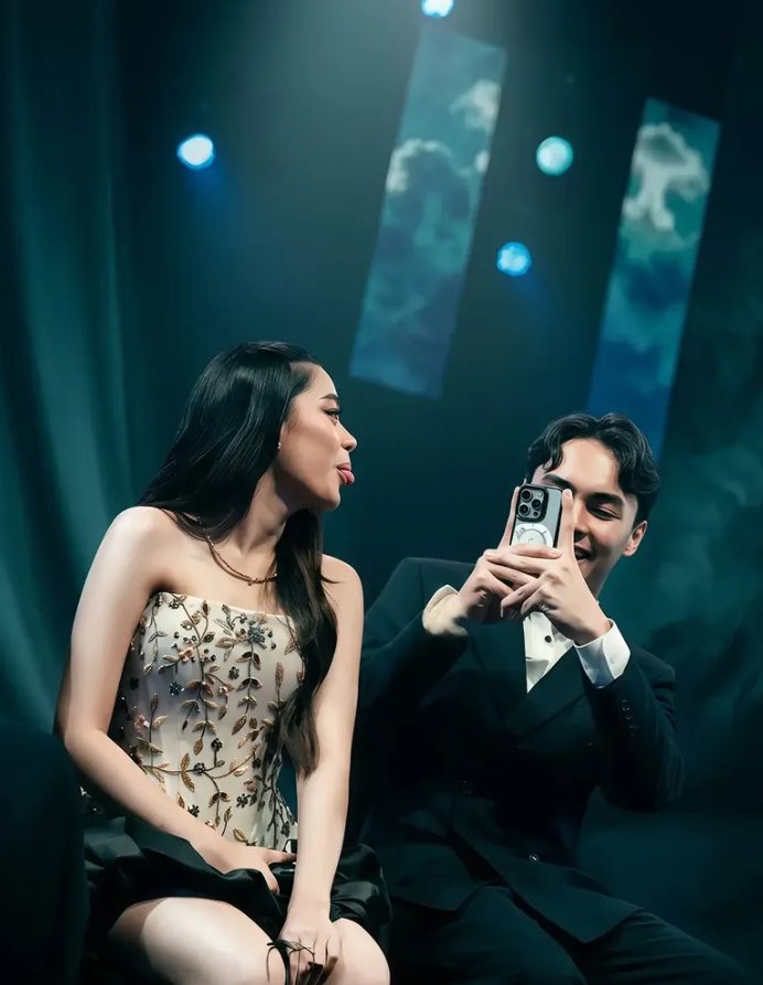 dinndinew's tweet photo. mereka bukan hanya partner sinet tapi mereka ini legend , love their energy 😍❤️ https://t.co/7r8aswVz4n