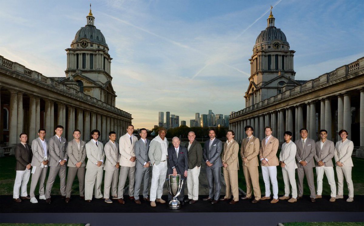 TheTennisLetter's tweet photo. Team Europe and Team World group photo for the Laver Cup.  

(via @LaverCup) https://t.co/6Rqcdp8H7s