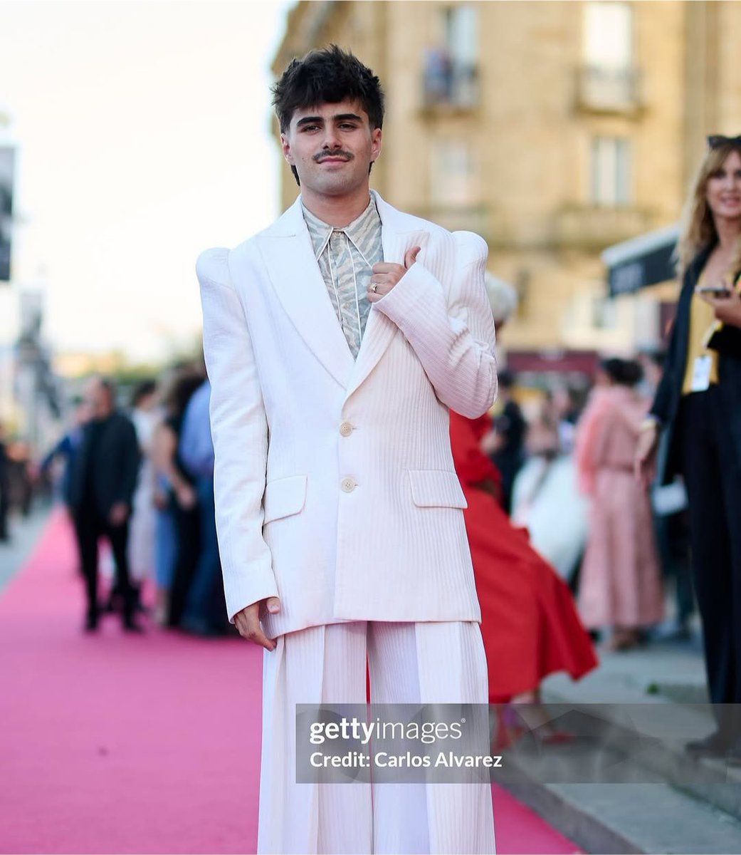 MartinUrrutiaIn's tweet photo. Hoy hace dos años de esta alfombra, este outfit y estas fotos ❤️ #RecuerdOT 24/9/24 https://t.co/8KobuH9Rh6