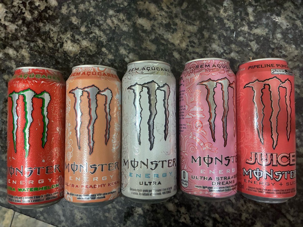 emuotoriminha's tweet photo. Bandeira lesbica com latinha de monster https://t.co/QirrpT3v3C