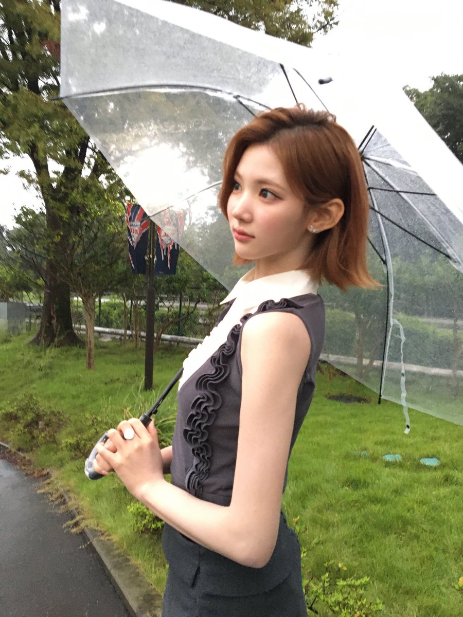 orJiwoo's tweet photo. ꒰ ᩧ ݁ 𓂃 𖥻 ׁ ׅ :  the  rain  finally  came  back,  and  of  course  I  couldn’t  resist  playing  in  it.  ✧  it  feels  like  finding  a  tiny  piece  of  childhood  again.  ㅤ https://t.co/zhsawGtP2Z