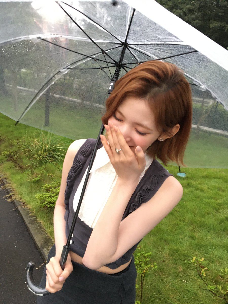 orJiwoo's tweet photo. ꒰ ᩧ ݁ 𓂃 𖥻 ׁ ׅ :  the  rain  finally  came  back,  and  of  course  I  couldn’t  resist  playing  in  it.  ✧  it  feels  like  finding  a  tiny  piece  of  childhood  again.  ㅤ https://t.co/zhsawGtP2Z