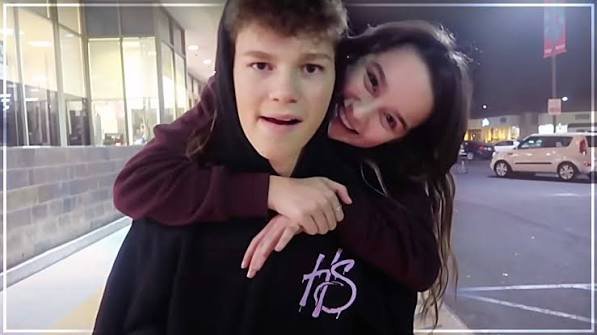 GiaRose46i's tweet photo. Me and my handsome boyfriend Hayden Summerall @JoeHeal68556892 https://t.co/K06EfMaiEm