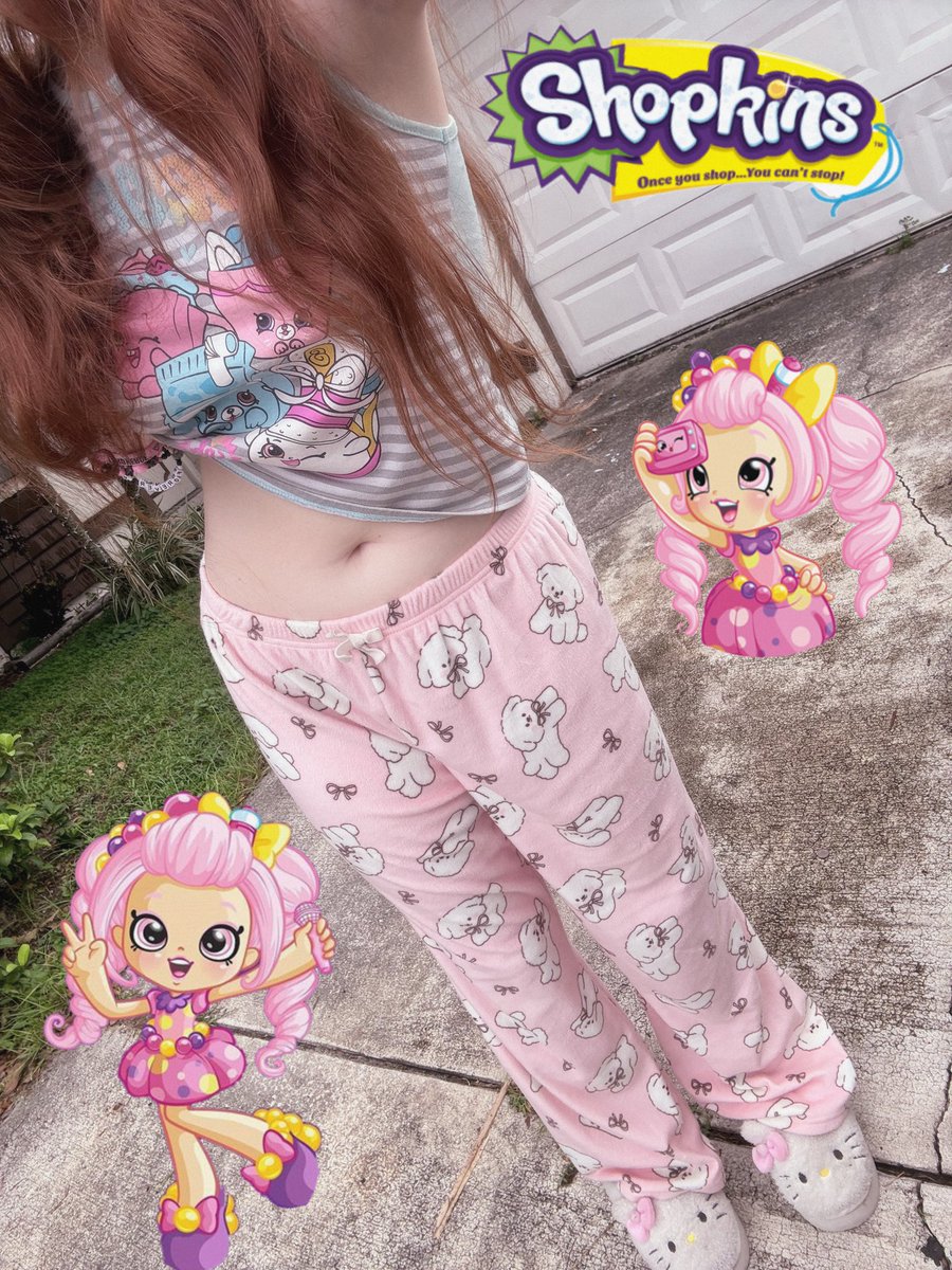 2dgorl's tweet photo. Comfy fit 🎀 https://t.co/JF9mCBKFZ2