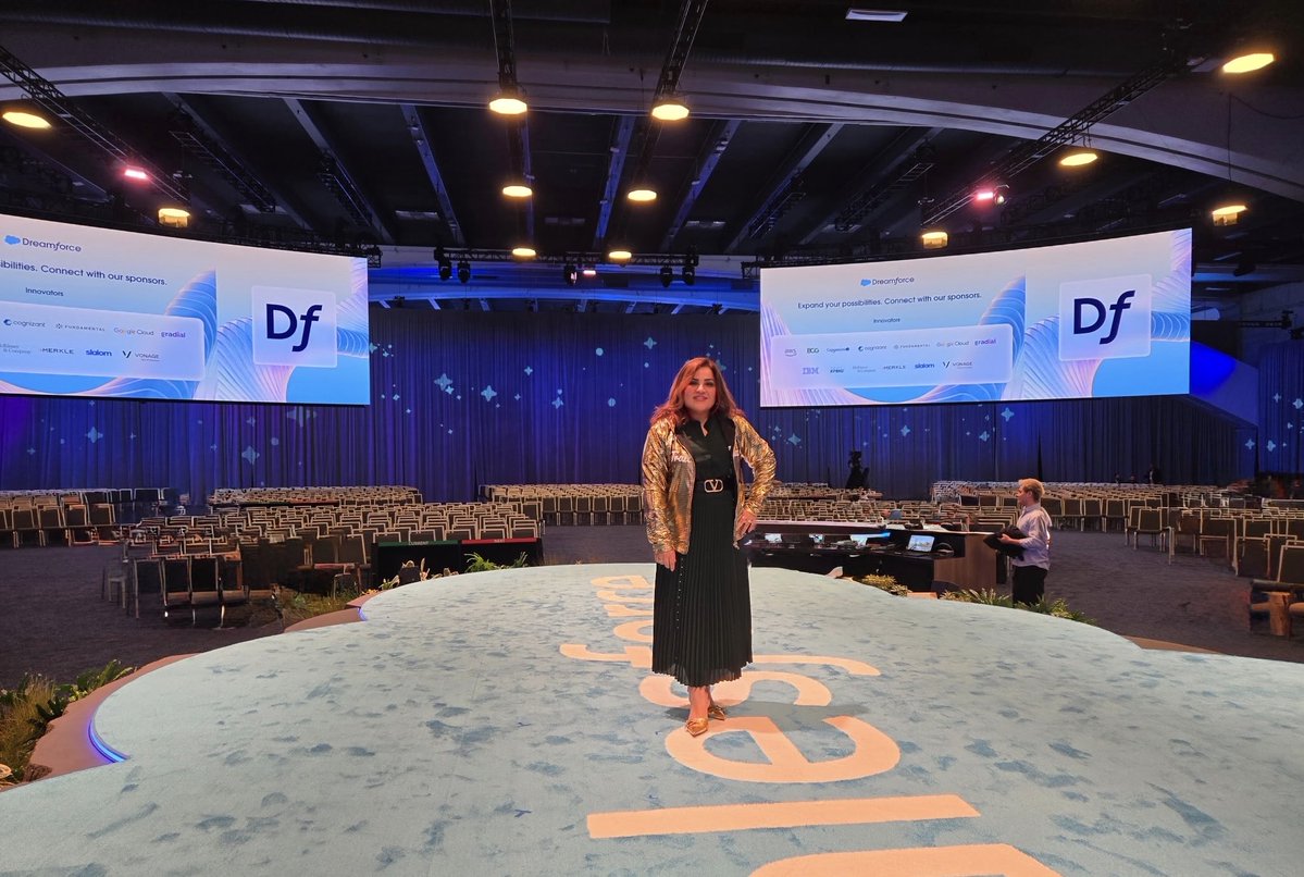 ishrat_bhatti's tweet photo. I didn’t know why they told me to be camera-ready. 💛
Nearly 5 years ago, I almost turned around at the door of one of my first #Salesforce community events.
At #Dreamforce, I walked away in a #GoldenHoodie.
Still surreal.And apparently the gold shoes knew before I did. 😂💛 https://t.co/vf606KYKxO